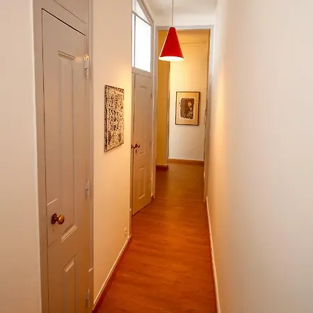 Pensao Rosinha Art Gallery House Lissabon